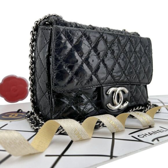 Chanel Crinkled Calfskin Leather and Tweed Classic Flap in Black - Picture 5 of 14